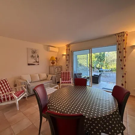 Mazet Climatisé Azur Apartman *